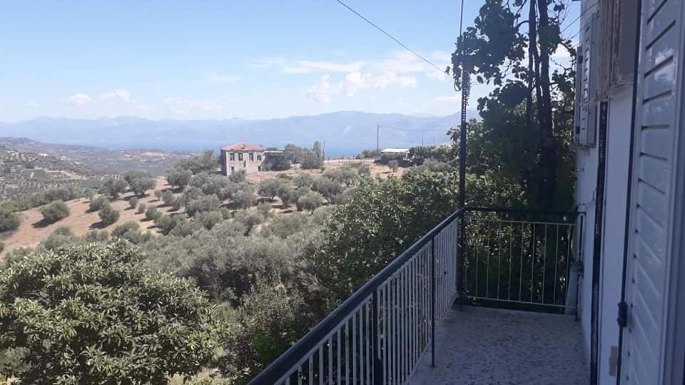 Vacation House Dionysia Villa Aigio Exterior foto